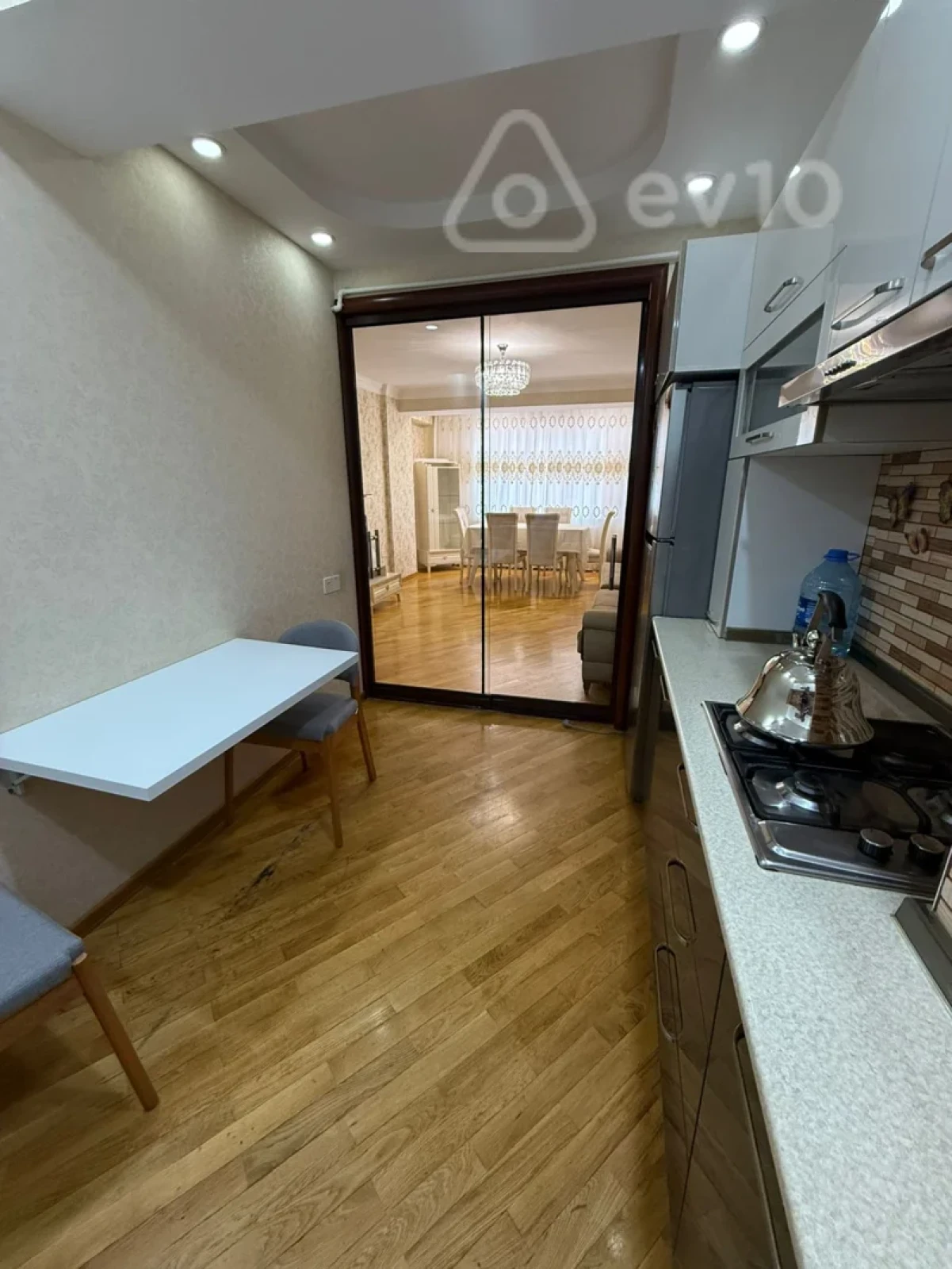 Kirayə verilir 2 otaqlı yeni tikili 75 m²