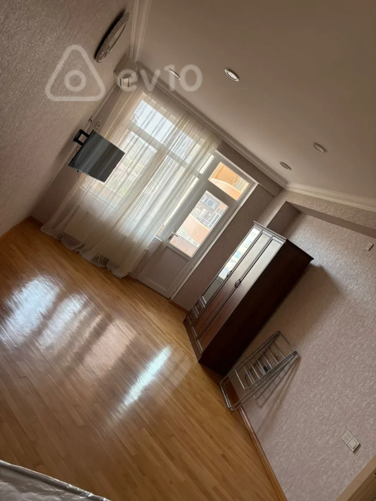 Kirayə verilir 2 otaqlı yeni tikili 75 m²