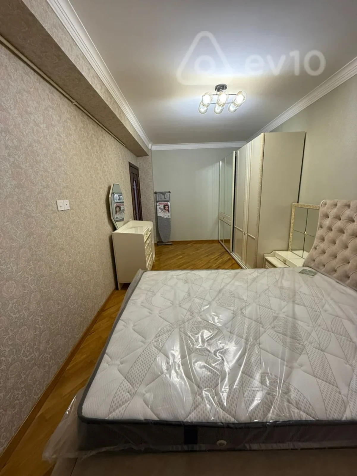 Kirayə verilir 2 otaqlı yeni tikili 75 m²