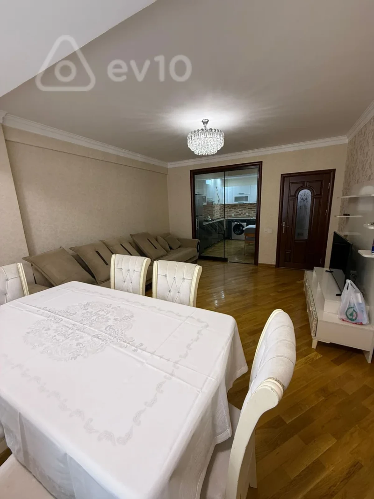 Kirayə verilir 2 otaqlı yeni tikili 75 m²
