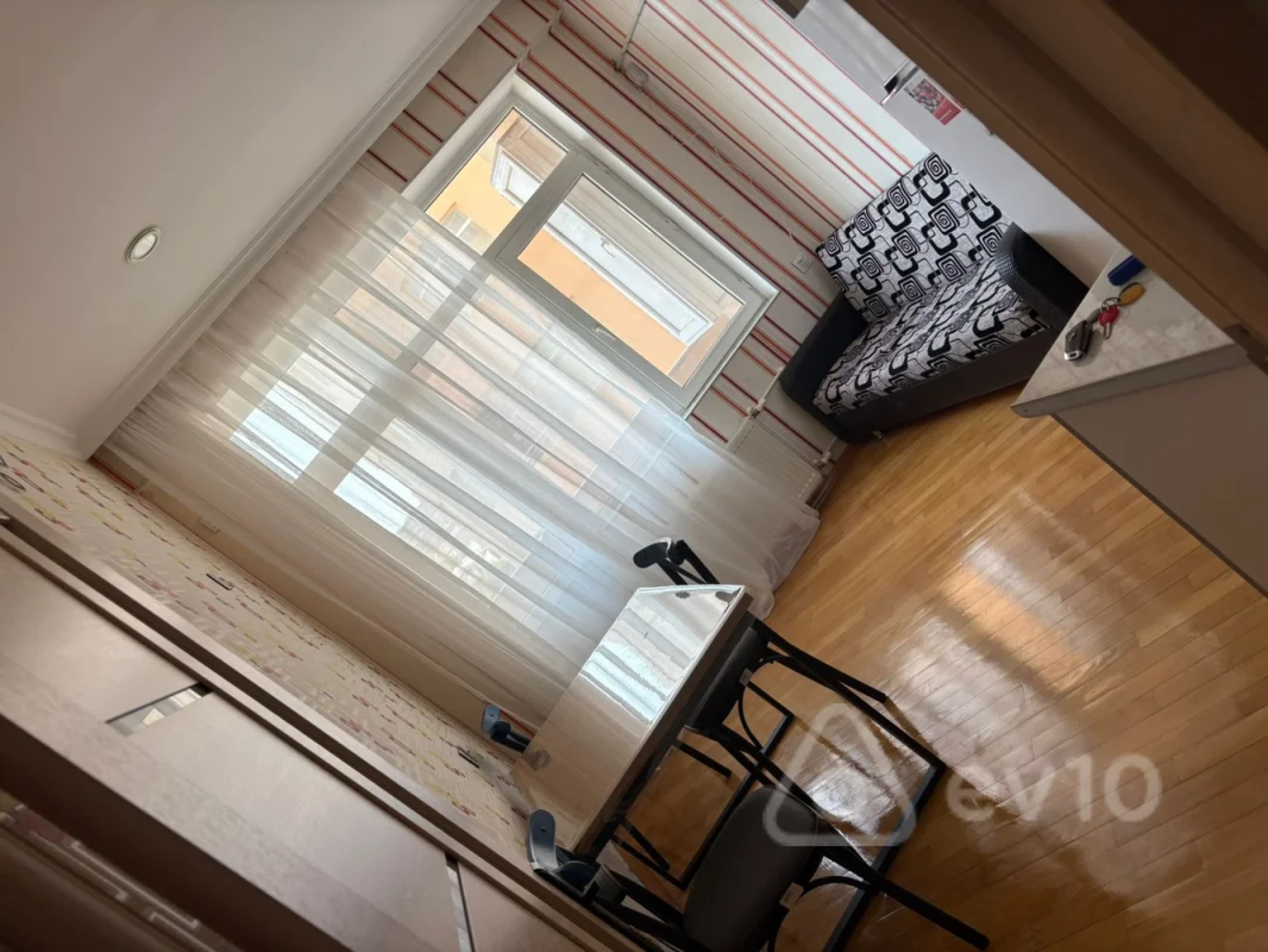 Kirayə verilir 2 otaqlı yeni tikili 75 m²