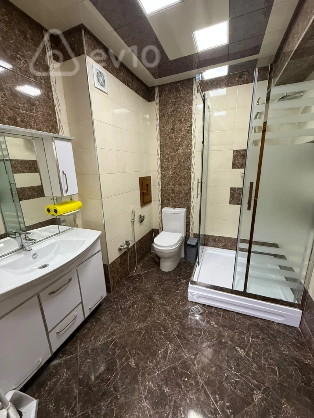 Kirayə verilir 2 otaqlı yeni tikili 75 m²