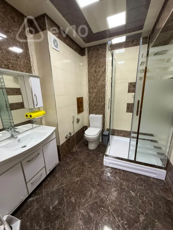 Kirayə verilir 2 otaqlı yeni tikili 75 m²