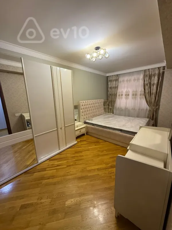 Kirayə verilir 2 otaqlı yeni tikili 75 m²