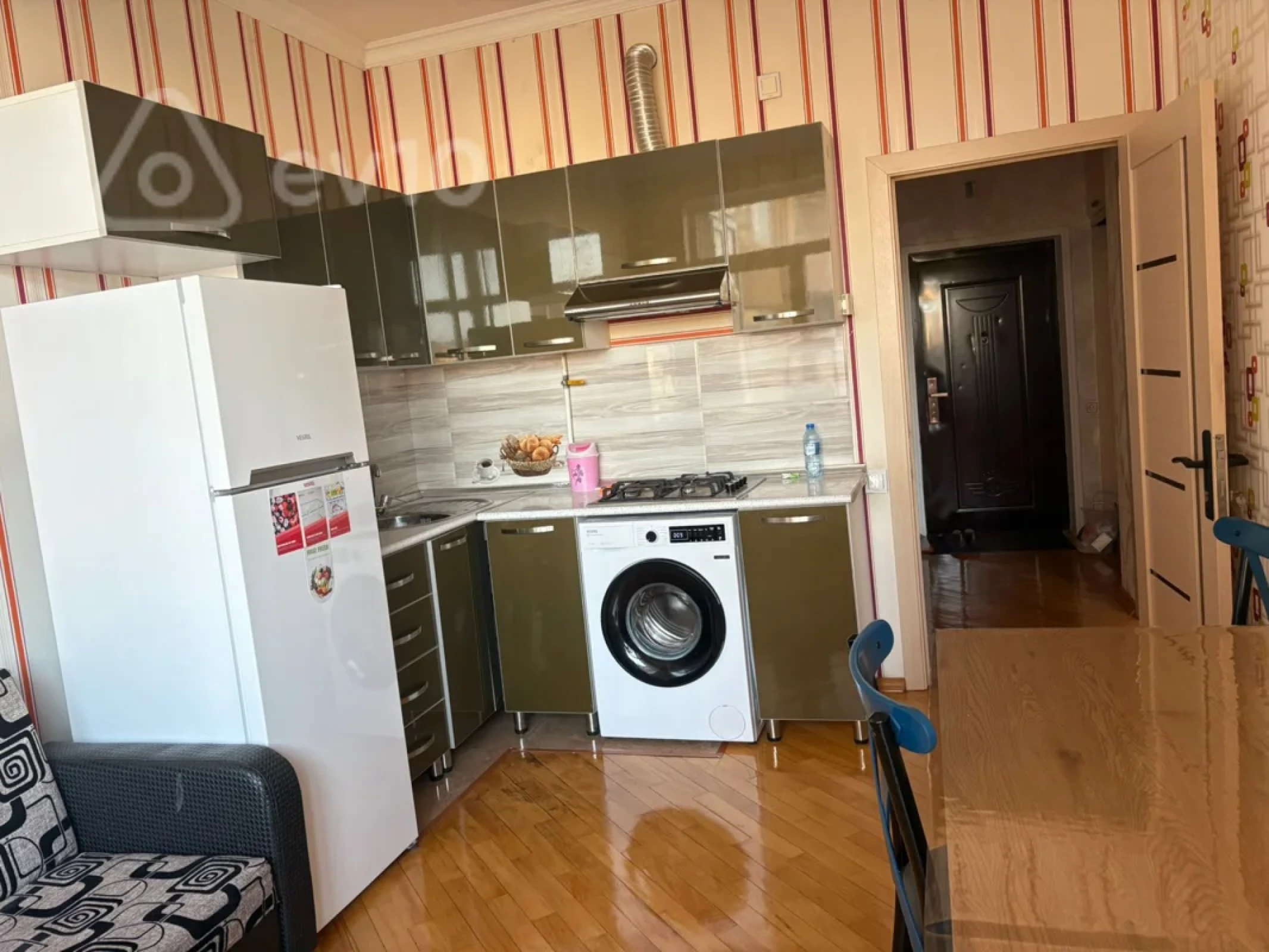 Kirayə verilir 2 otaqlı yeni tikili 75 m²