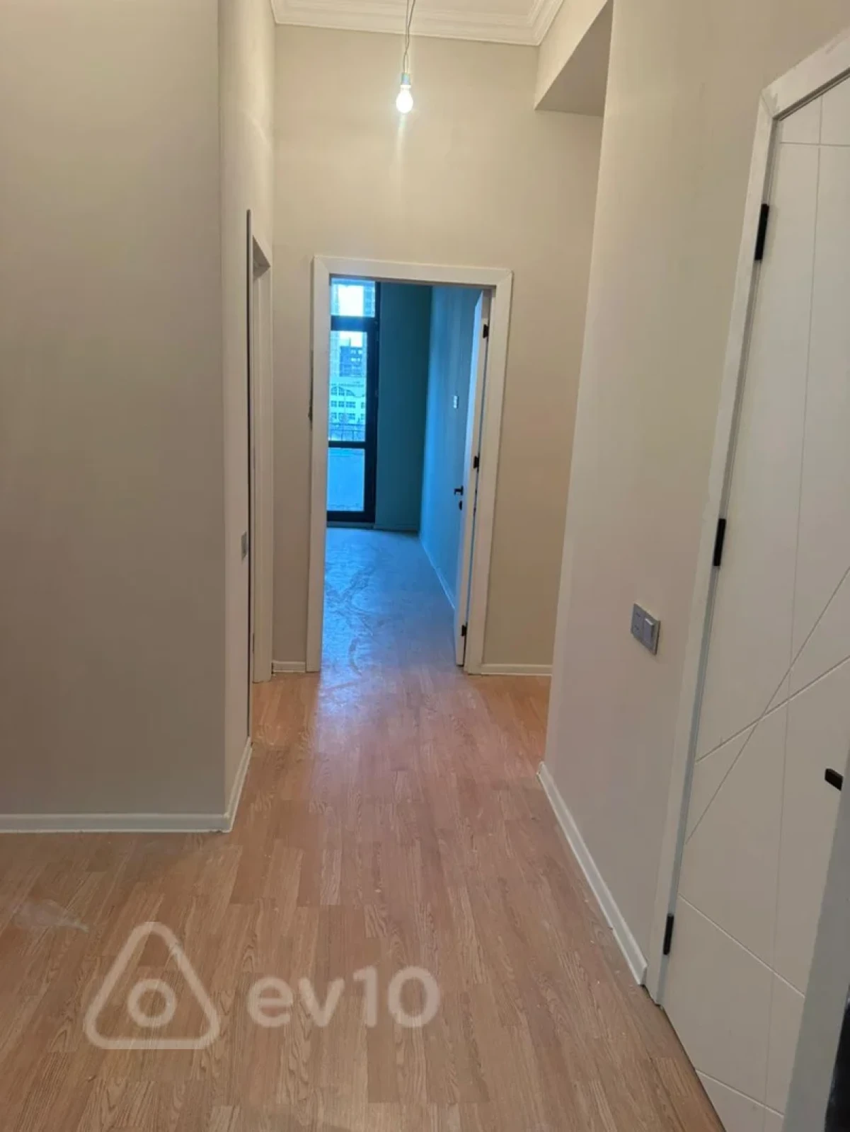 Satılır 4 otaqlı yeni tikili 130 m²