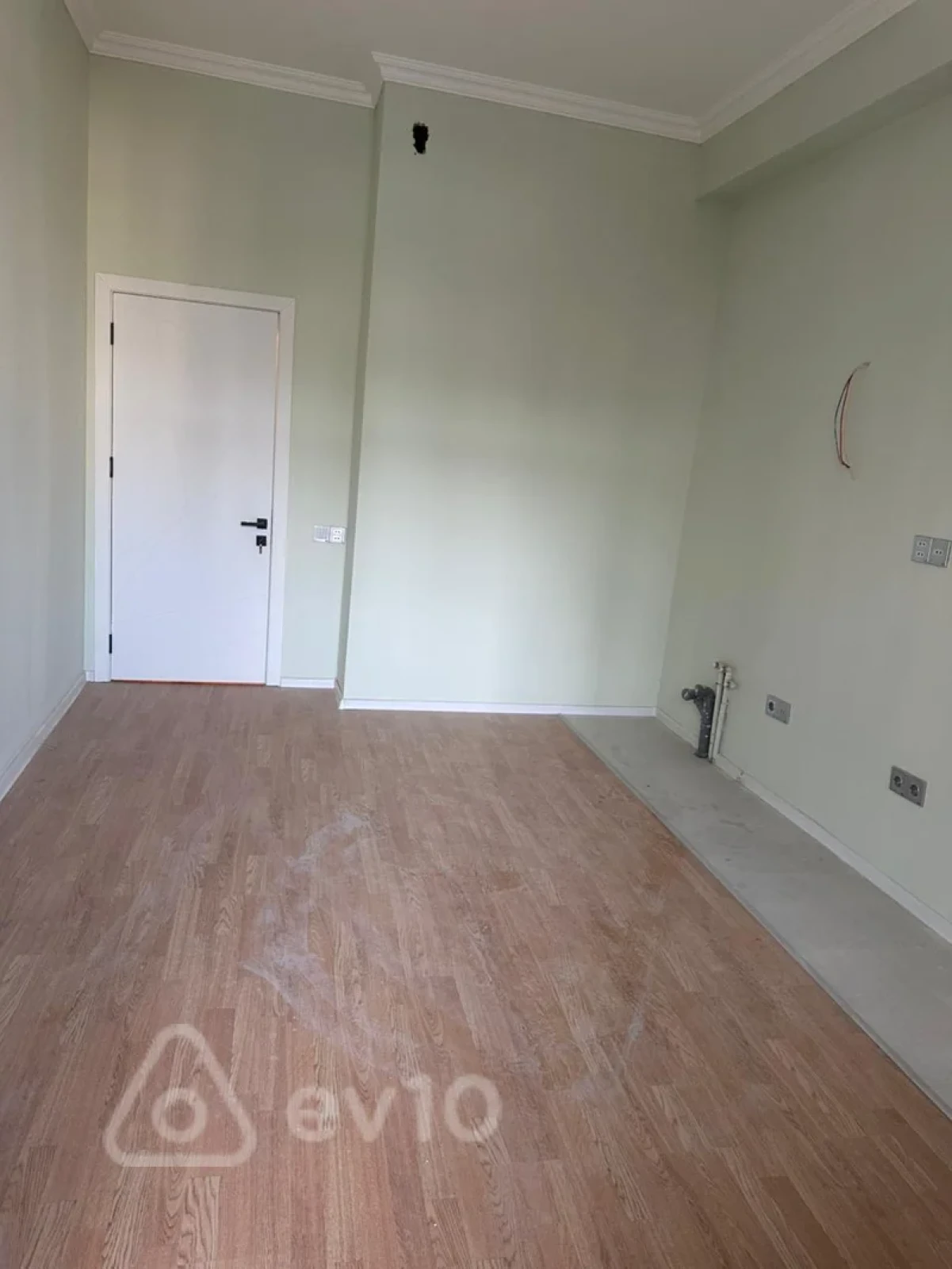 Satılır 4 otaqlı yeni tikili 130 m²