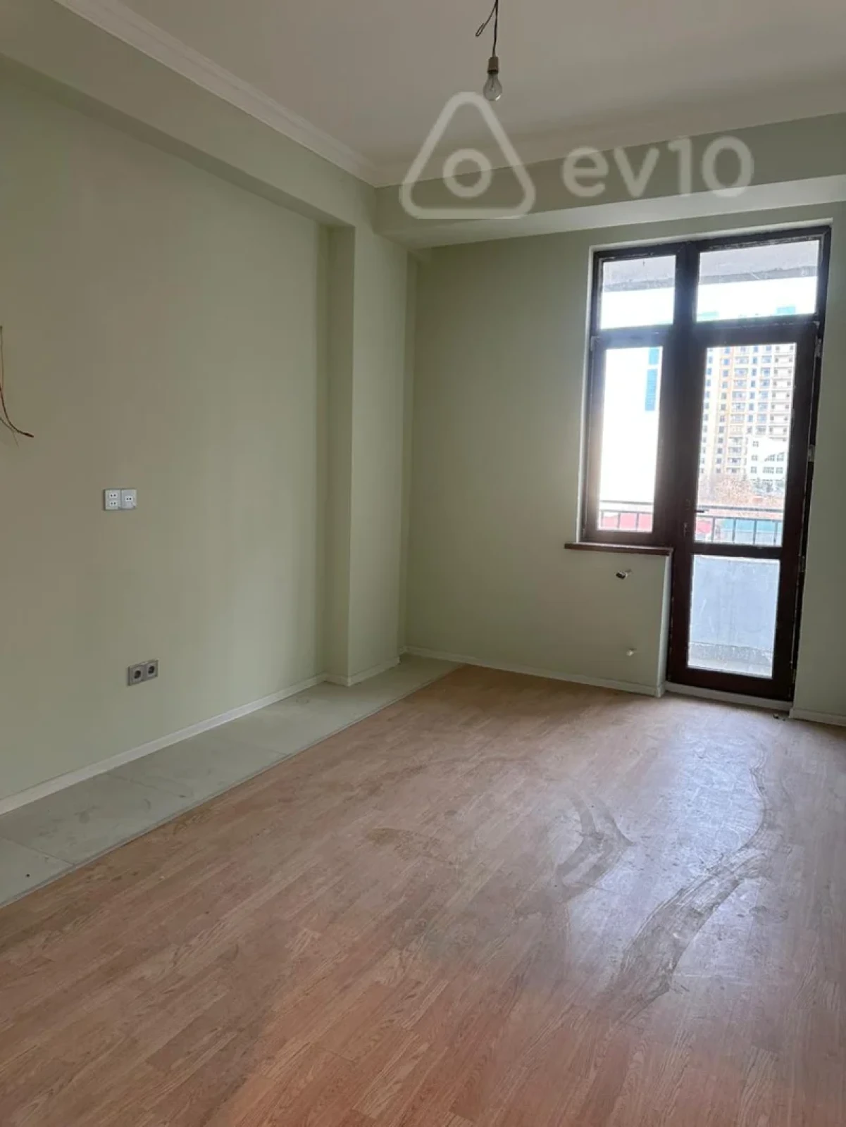 Satılır 4 otaqlı yeni tikili 130 m²