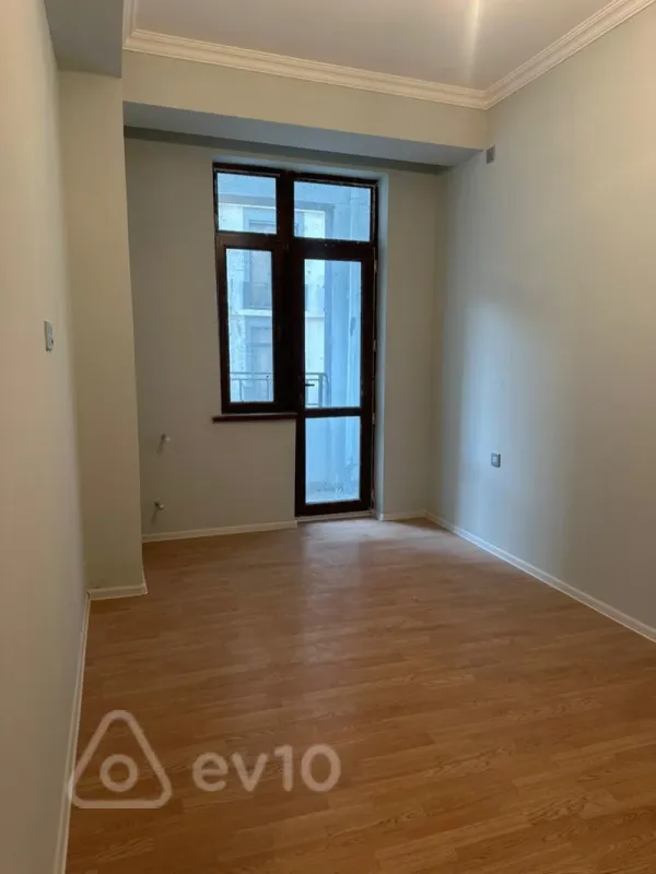Satılır 4 otaqlı yeni tikili 130 m²