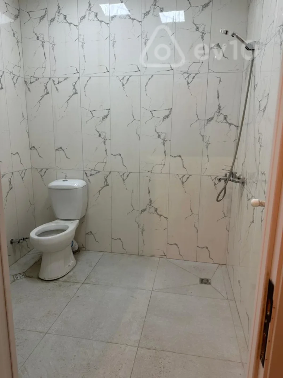 Satılır 4 otaqlı yeni tikili 130 m²
