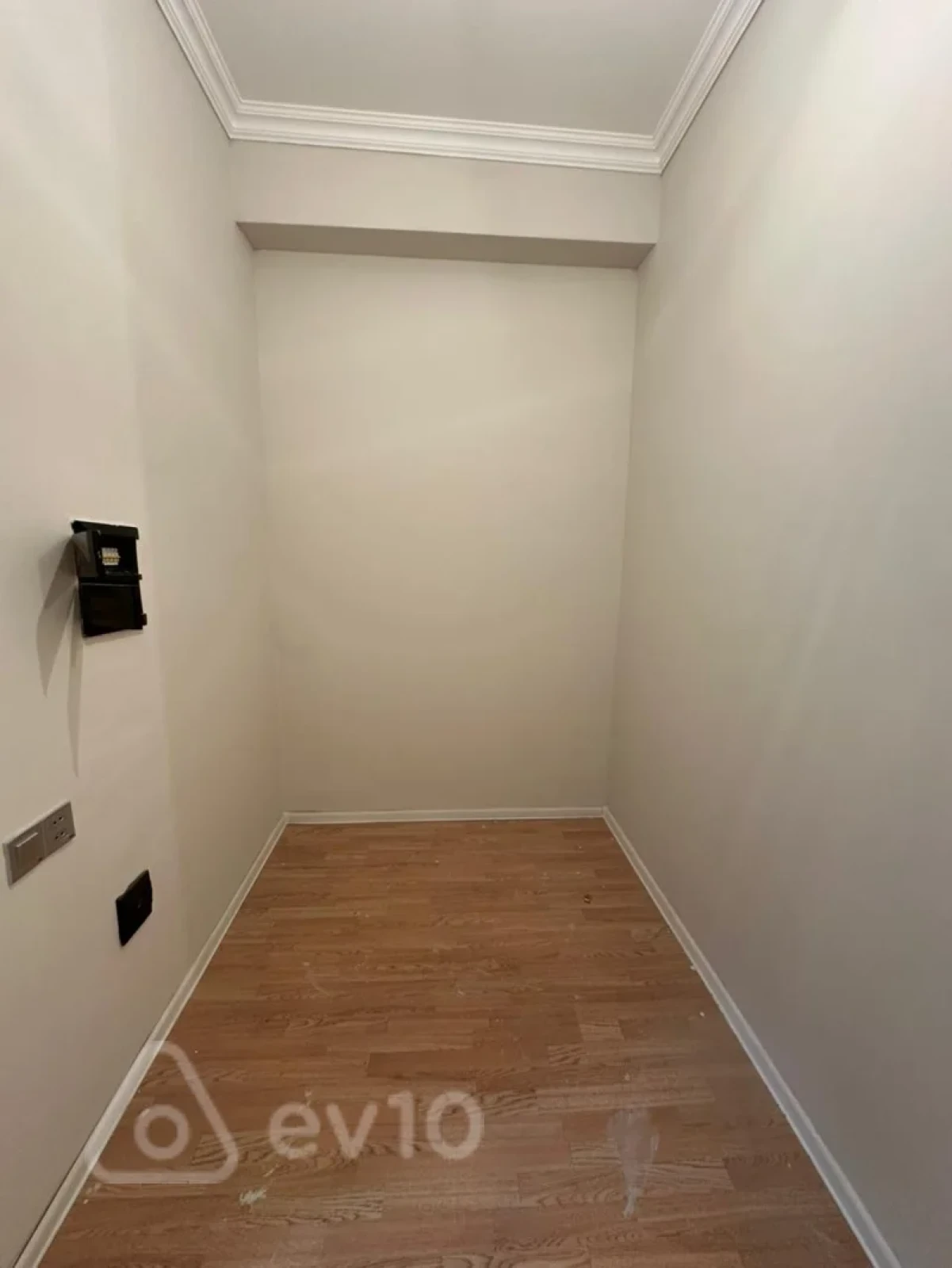 Satılır 4 otaqlı yeni tikili 130 m²