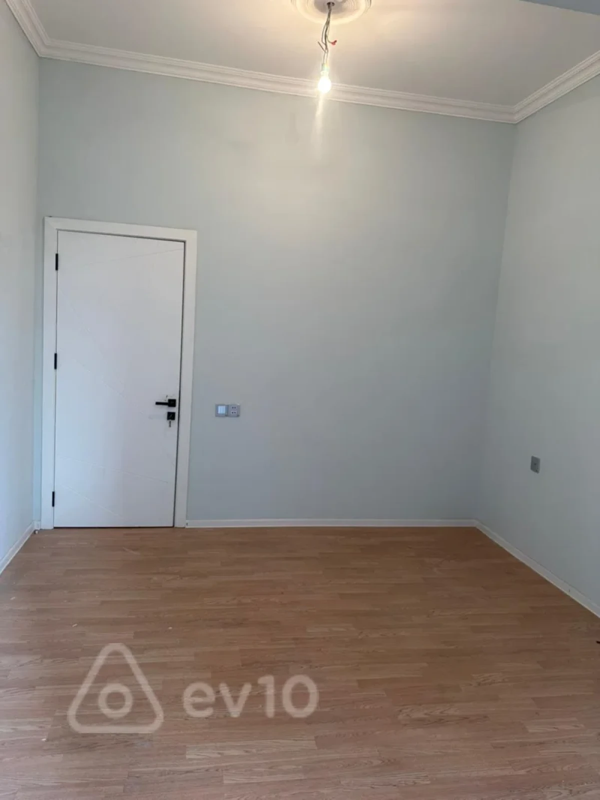 Satılır 4 otaqlı yeni tikili 130 m²