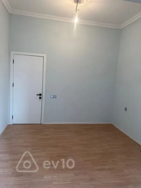 Satılır 4 otaqlı yeni tikili 130 m²