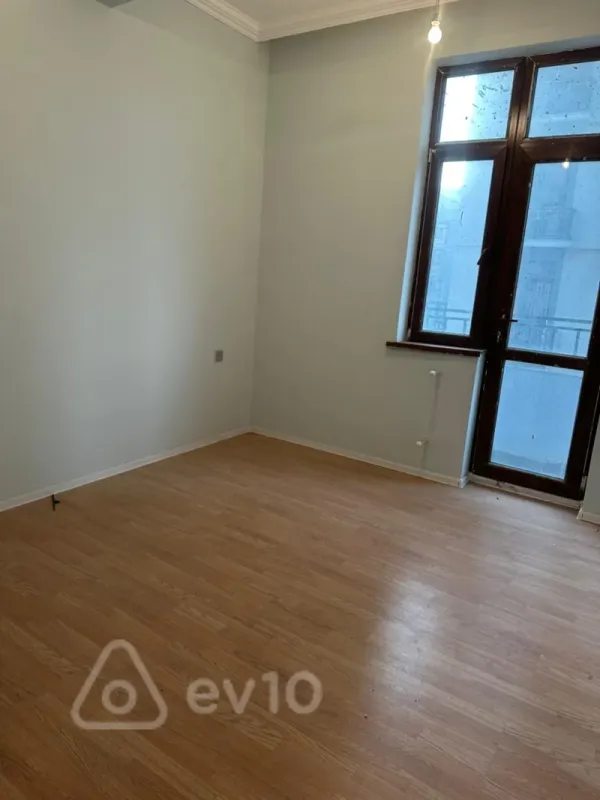 Satılır 4 otaqlı yeni tikili 130 m²