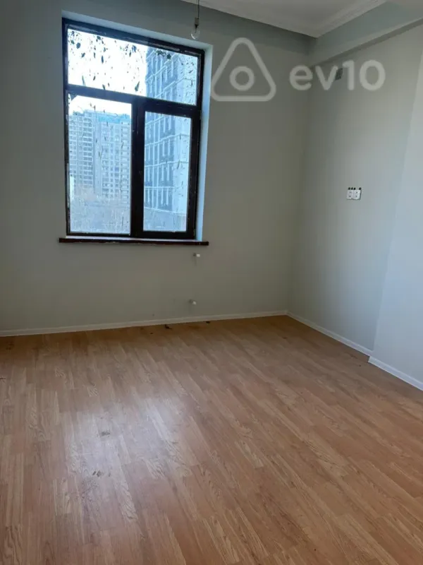 Satılır 4 otaqlı yeni tikili 130 m²