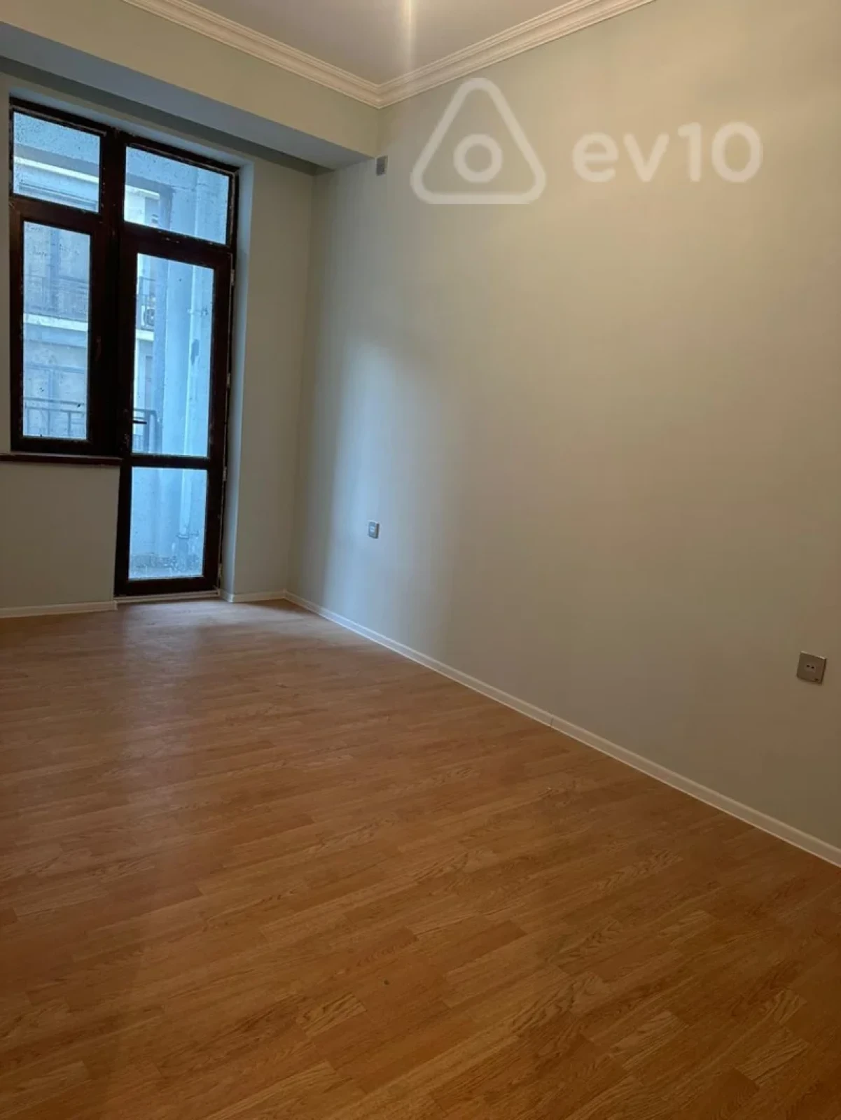 Satılır 4 otaqlı yeni tikili 130 m²