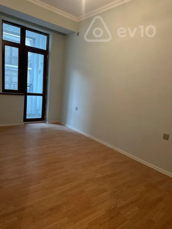 Satılır 4 otaqlı yeni tikili 130 m²