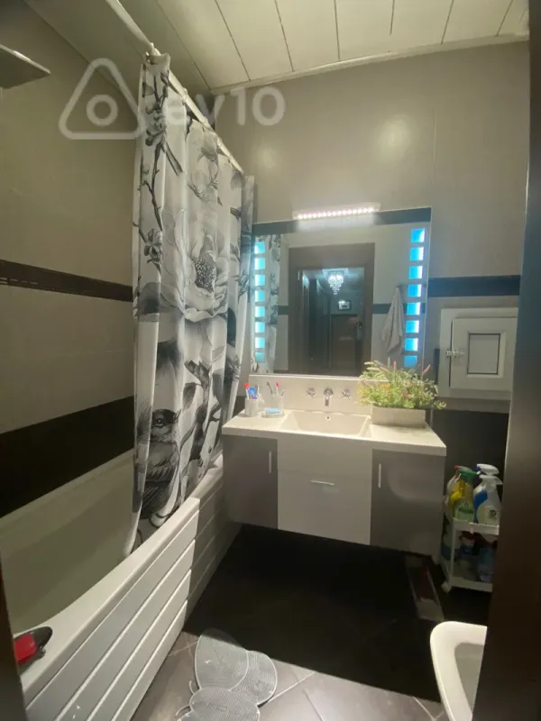 Satılır 3 otaqlı yeni tikili 115 m²