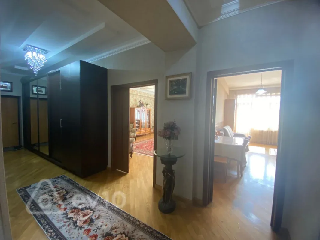 Satılır 3 otaqlı yeni tikili 115 m²