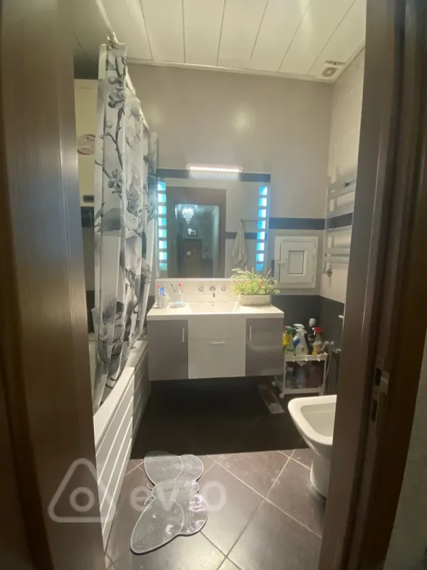 Satılır 3 otaqlı yeni tikili 115 m²