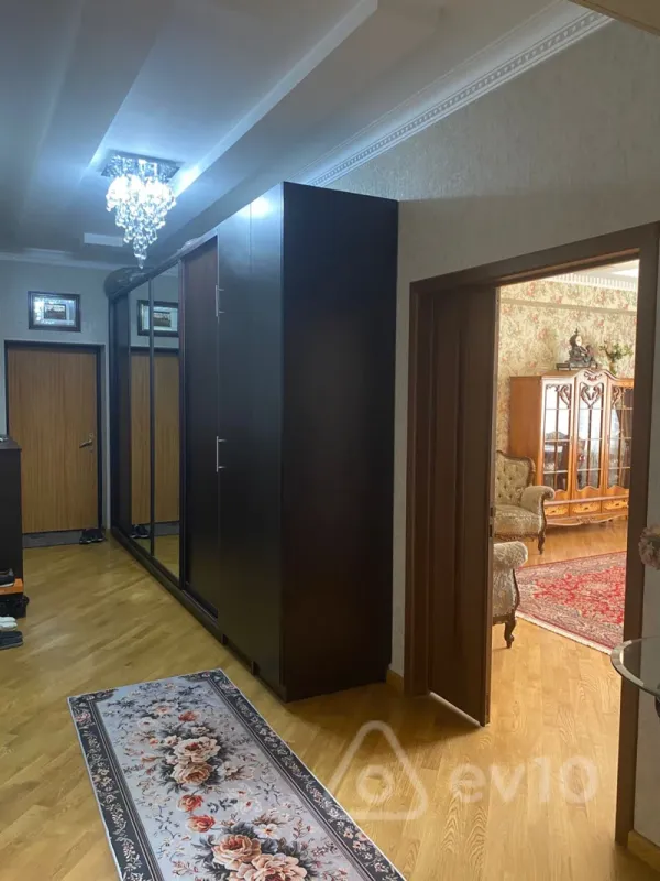 Satılır 3 otaqlı yeni tikili 115 m²