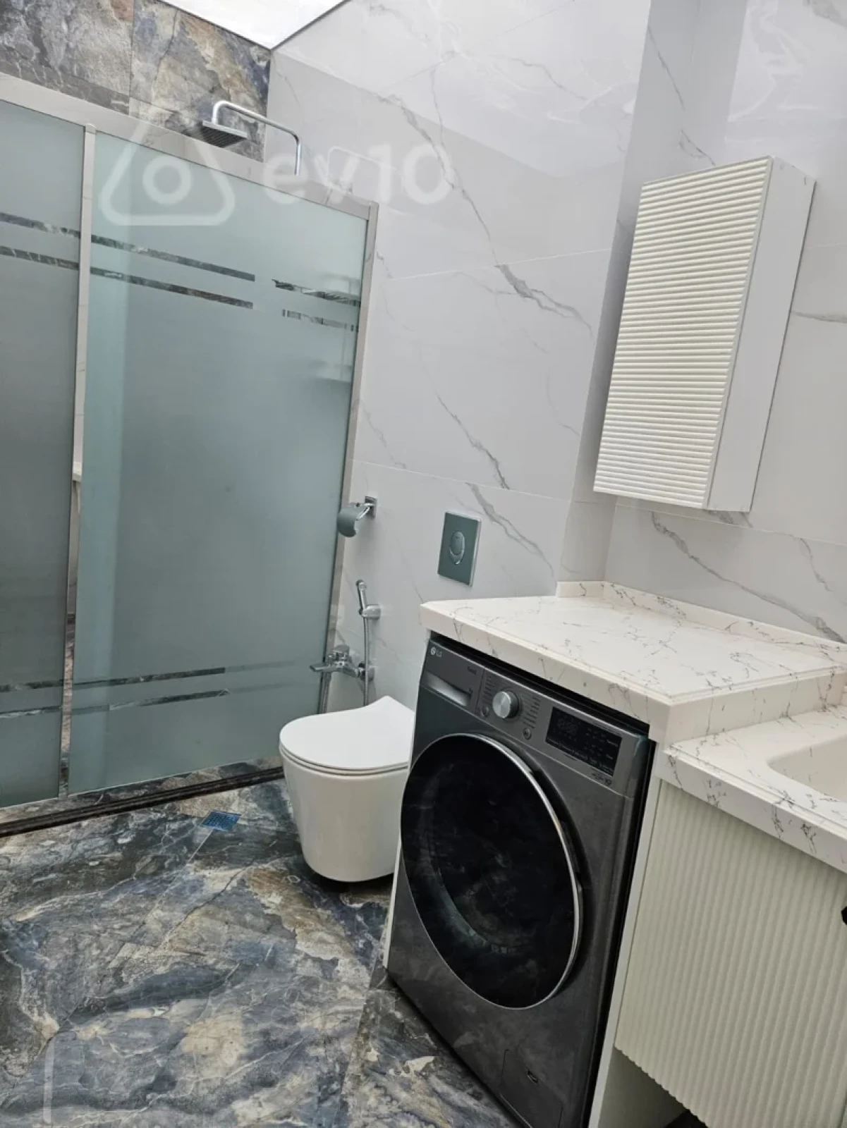 Kirayə verilir 2 otaqlı yeni tikili 52 m²