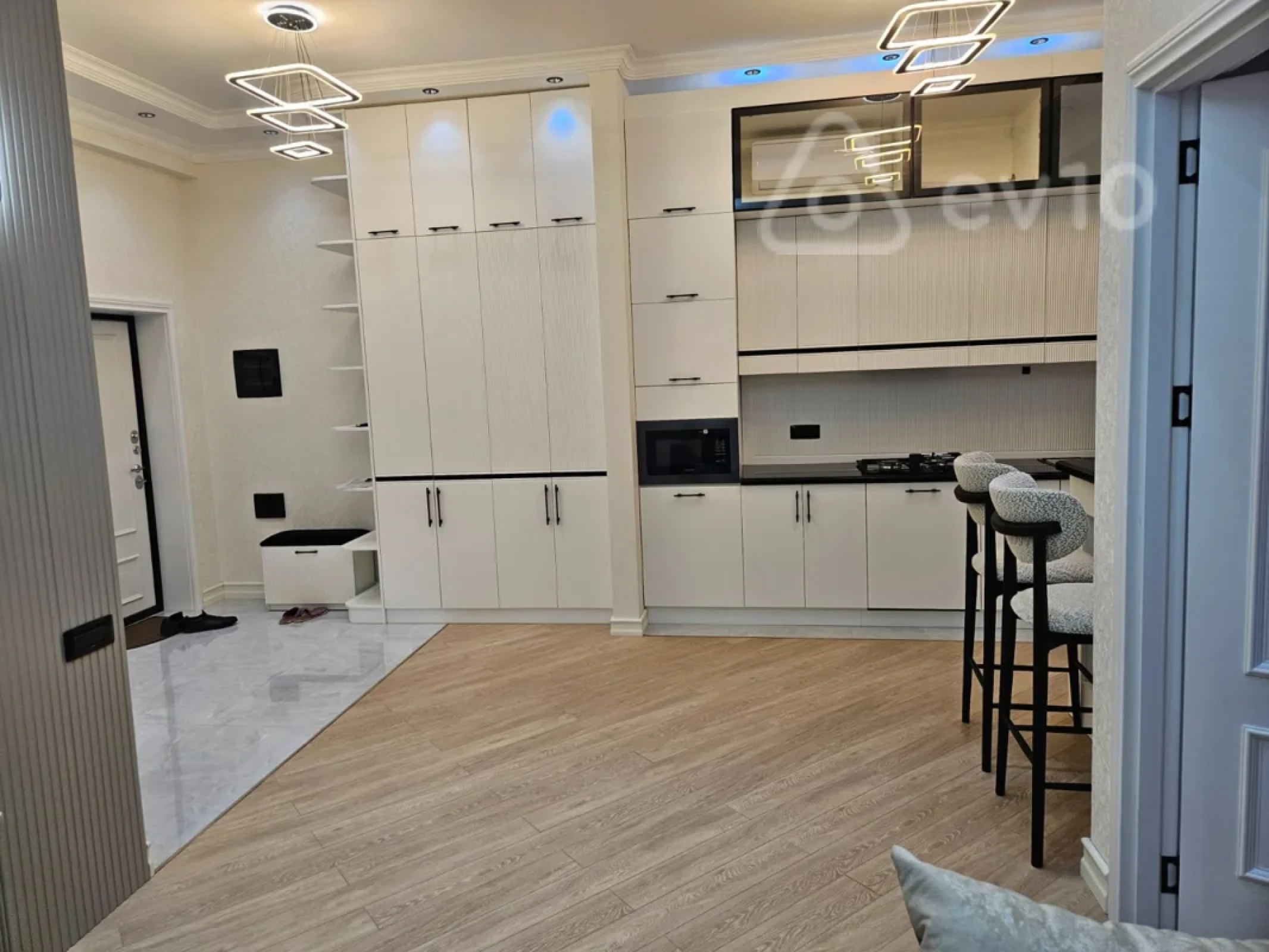 Kirayə verilir 2 otaqlı yeni tikili 52 m²