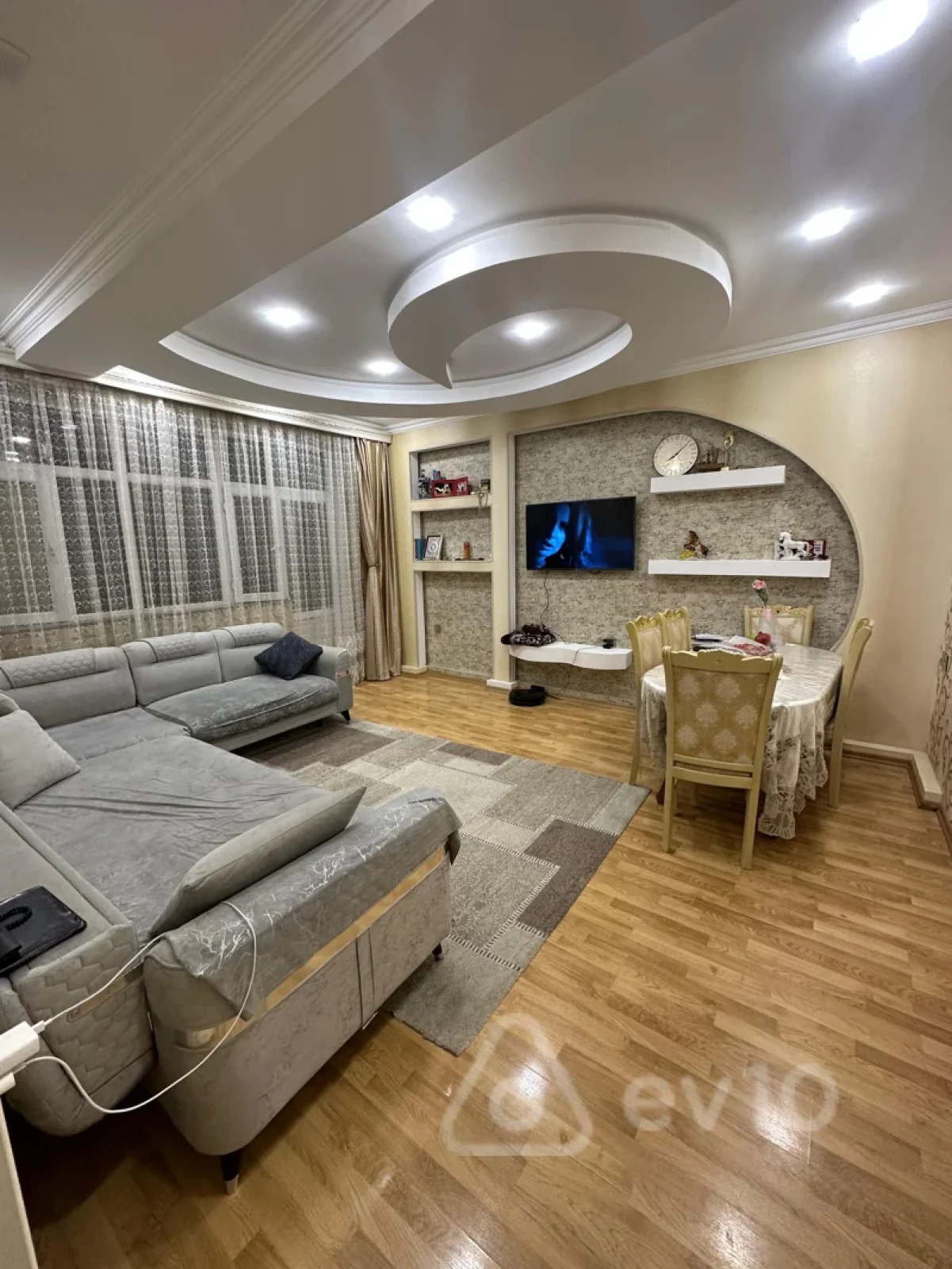 Satılır 3 otaqlı yeni tikili 77 m²