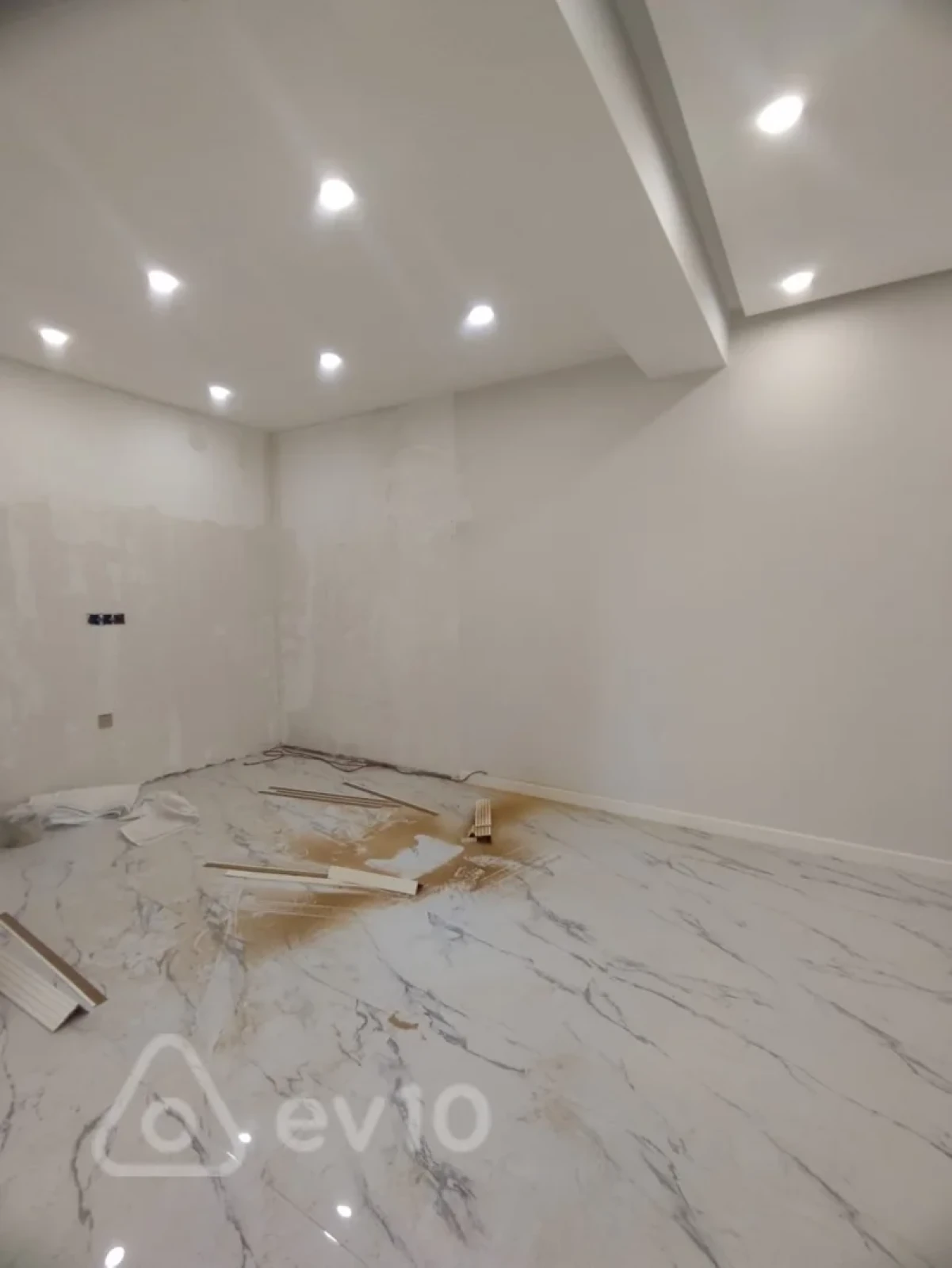 Satılır 3 otaqlı yeni tikili 132 m²