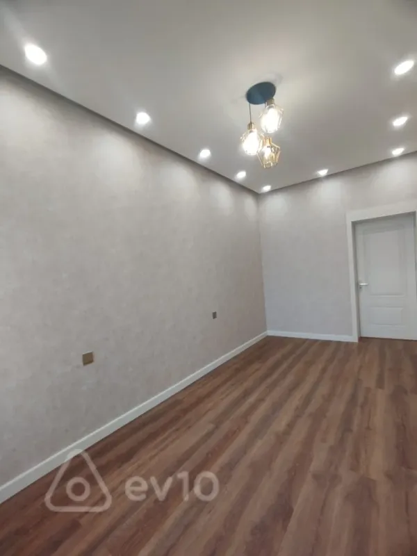 Satılır 3 otaqlı yeni tikili 132 m²
