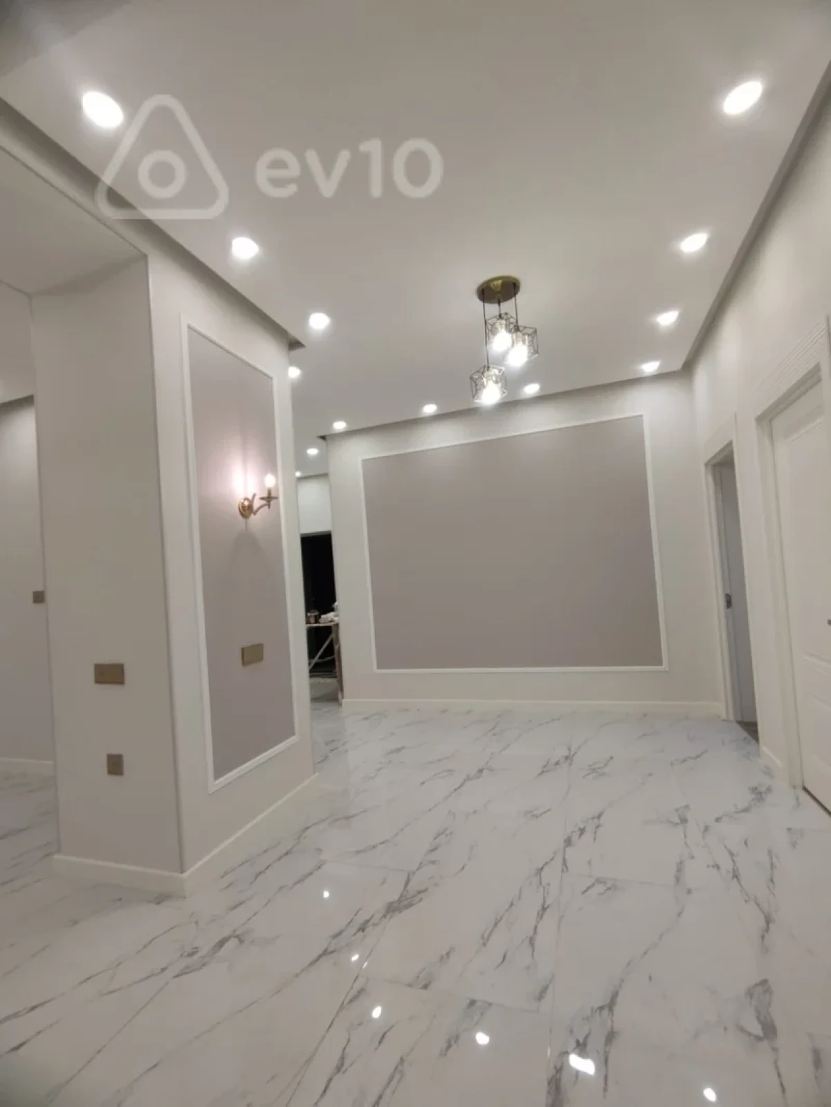 Satılır 3 otaqlı yeni tikili 132 m²