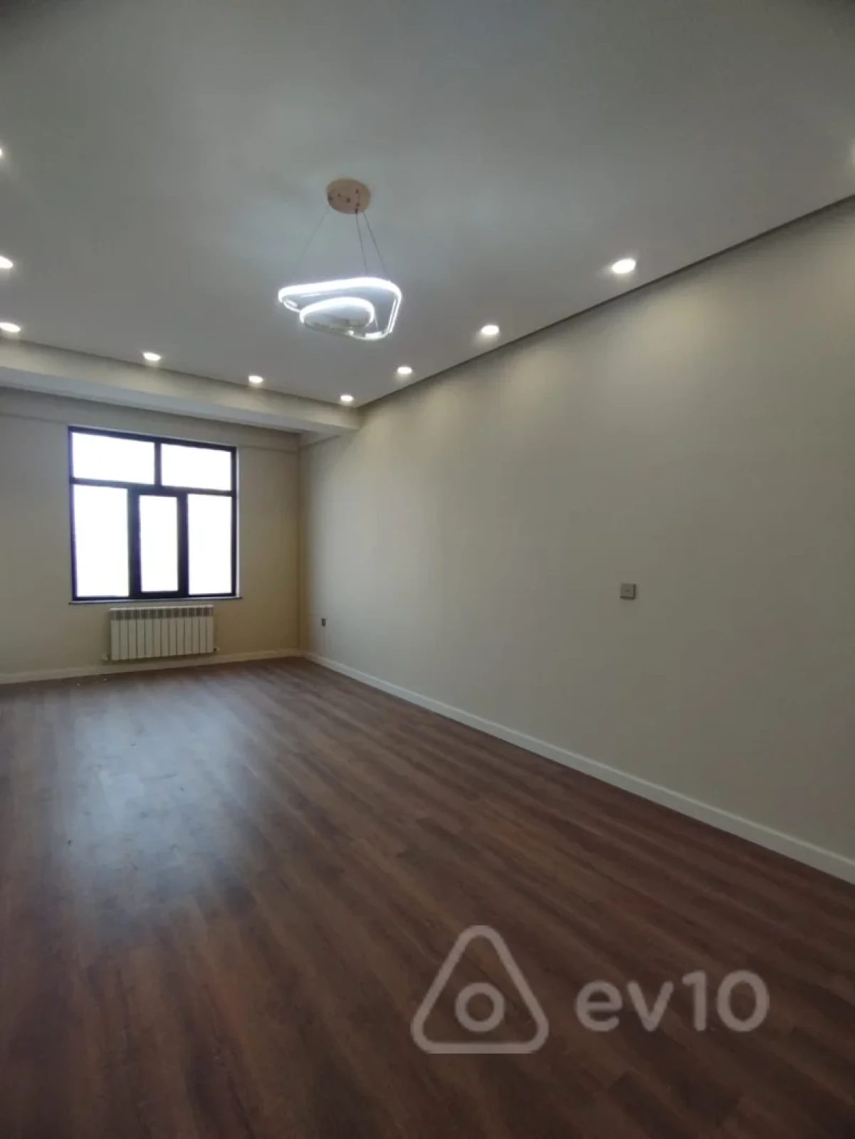 Satılır 3 otaqlı yeni tikili 132 m²