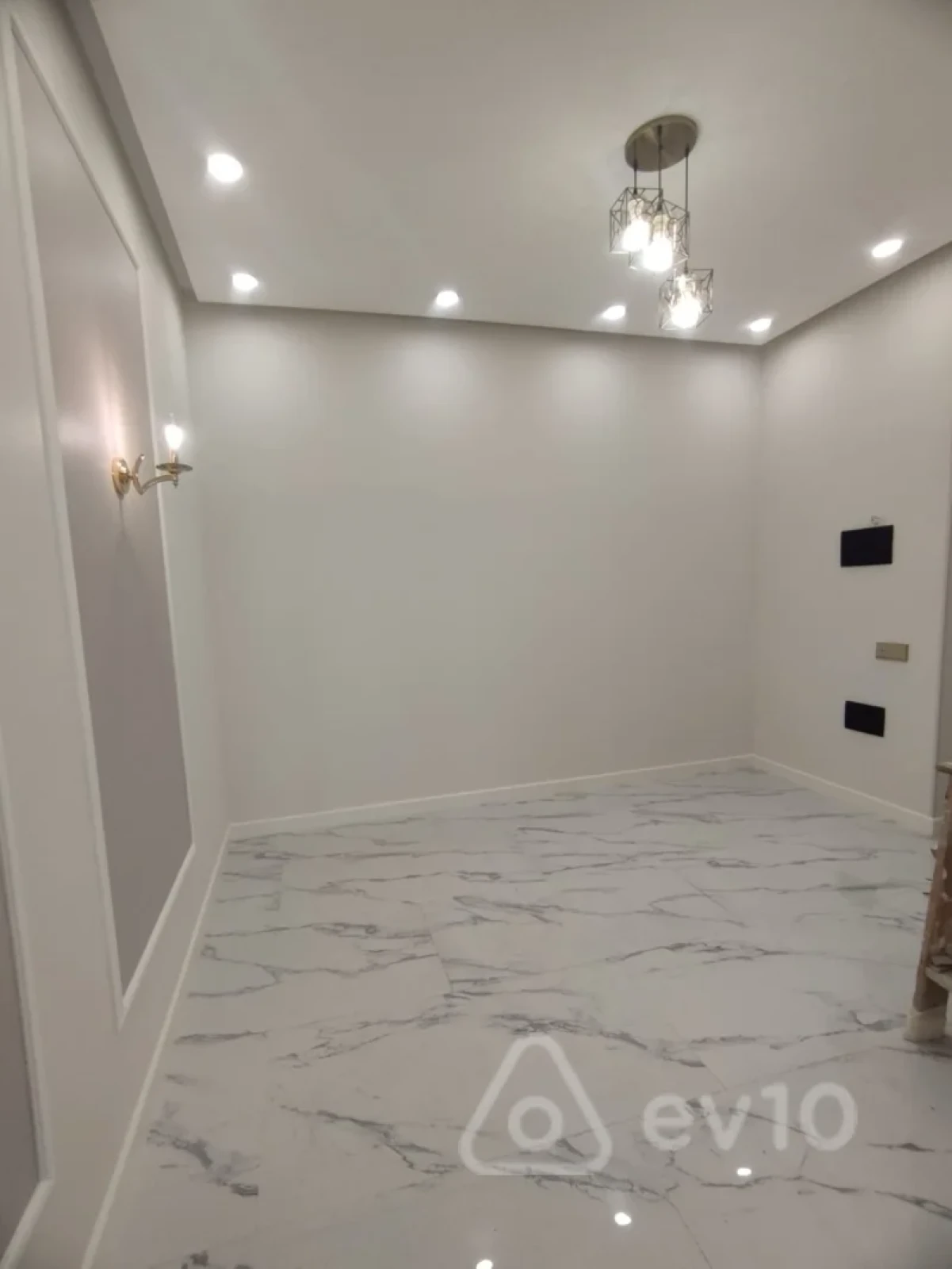 Satılır 3 otaqlı yeni tikili 132 m²