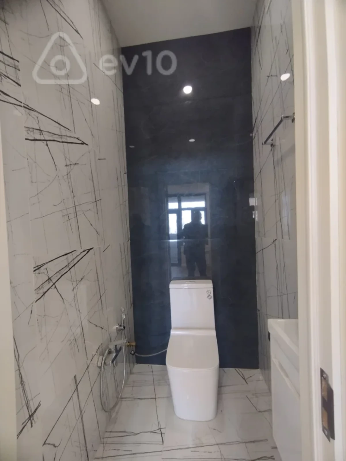 Satılır 3 otaqlı yeni tikili 132 m²