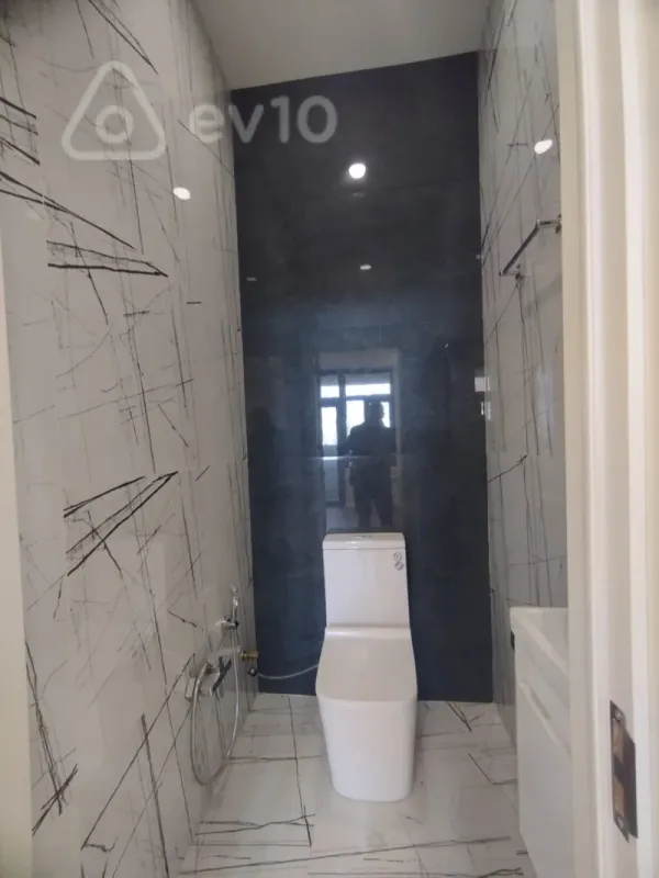 Satılır 3 otaqlı yeni tikili 132 m²