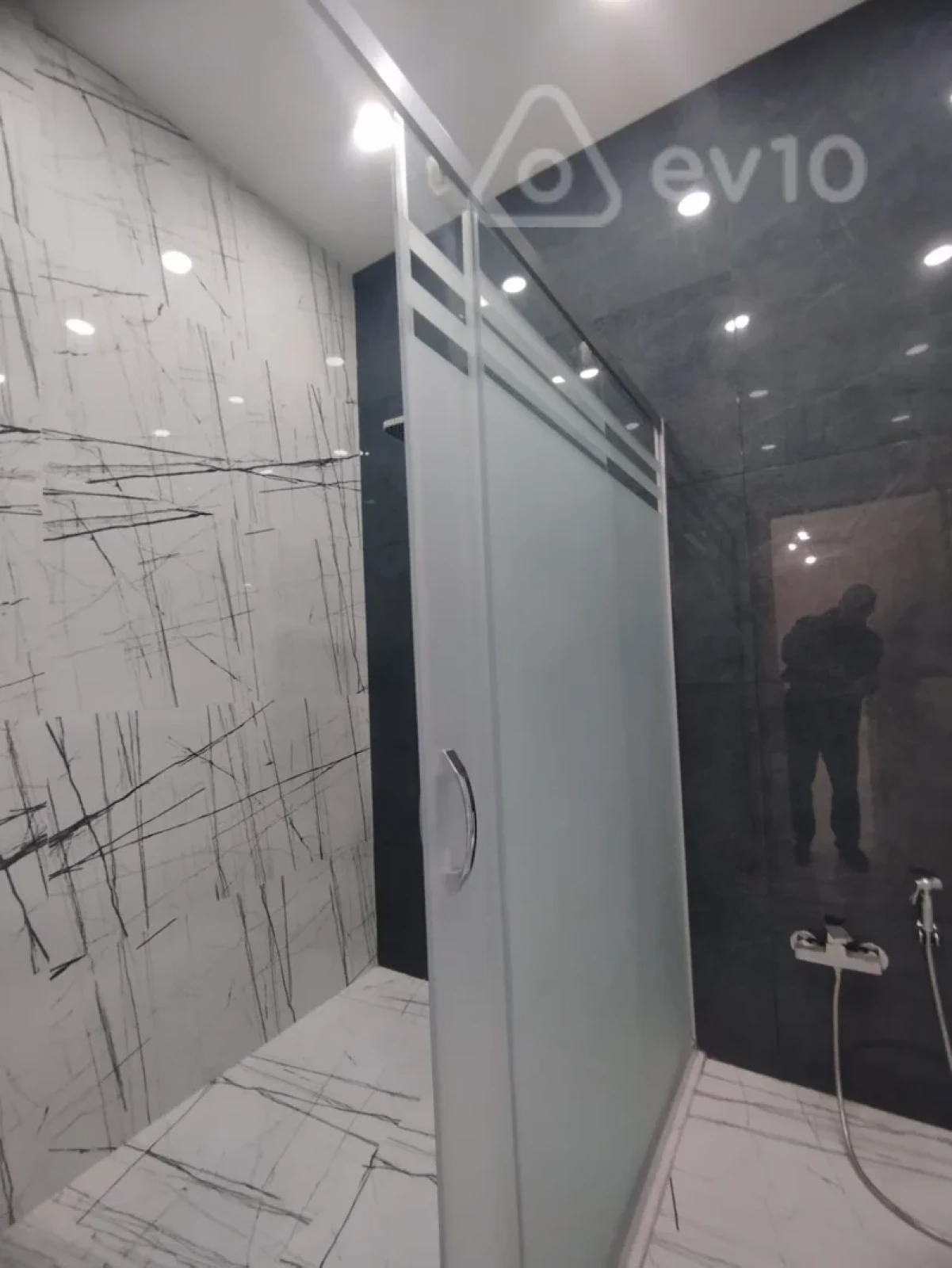 Satılır 3 otaqlı yeni tikili 132 m²