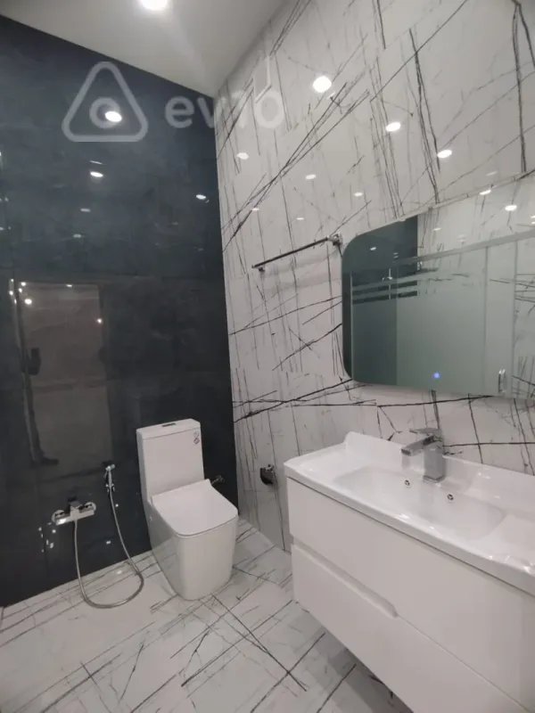 Satılır 3 otaqlı yeni tikili 132 m²