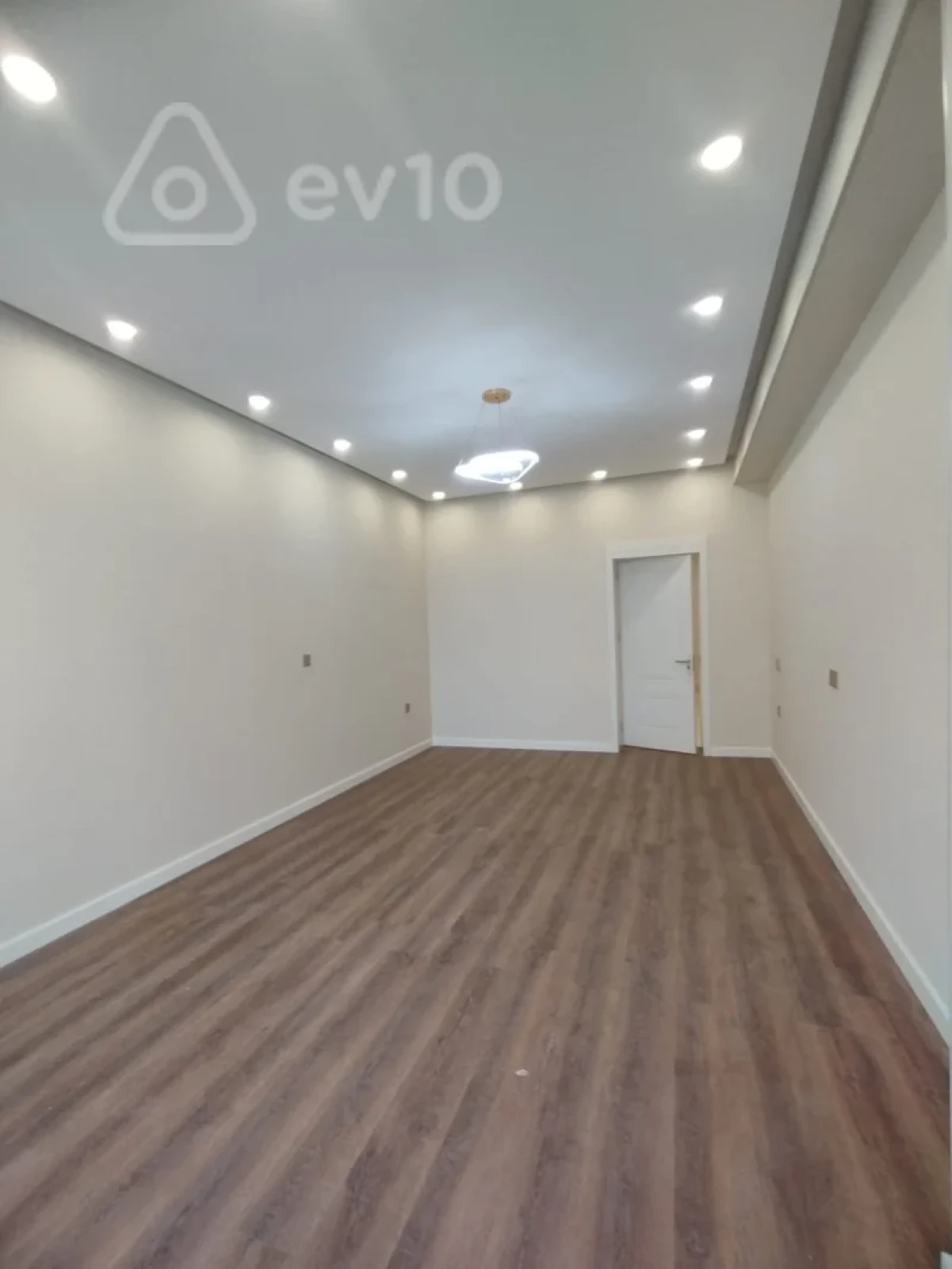 Satılır 3 otaqlı yeni tikili 132 m²