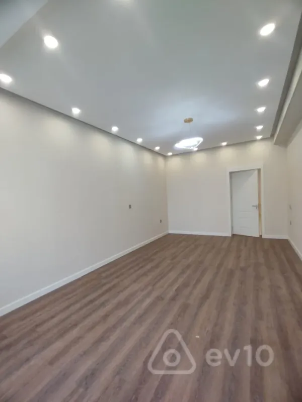Satılır 3 otaqlı yeni tikili 132 m²