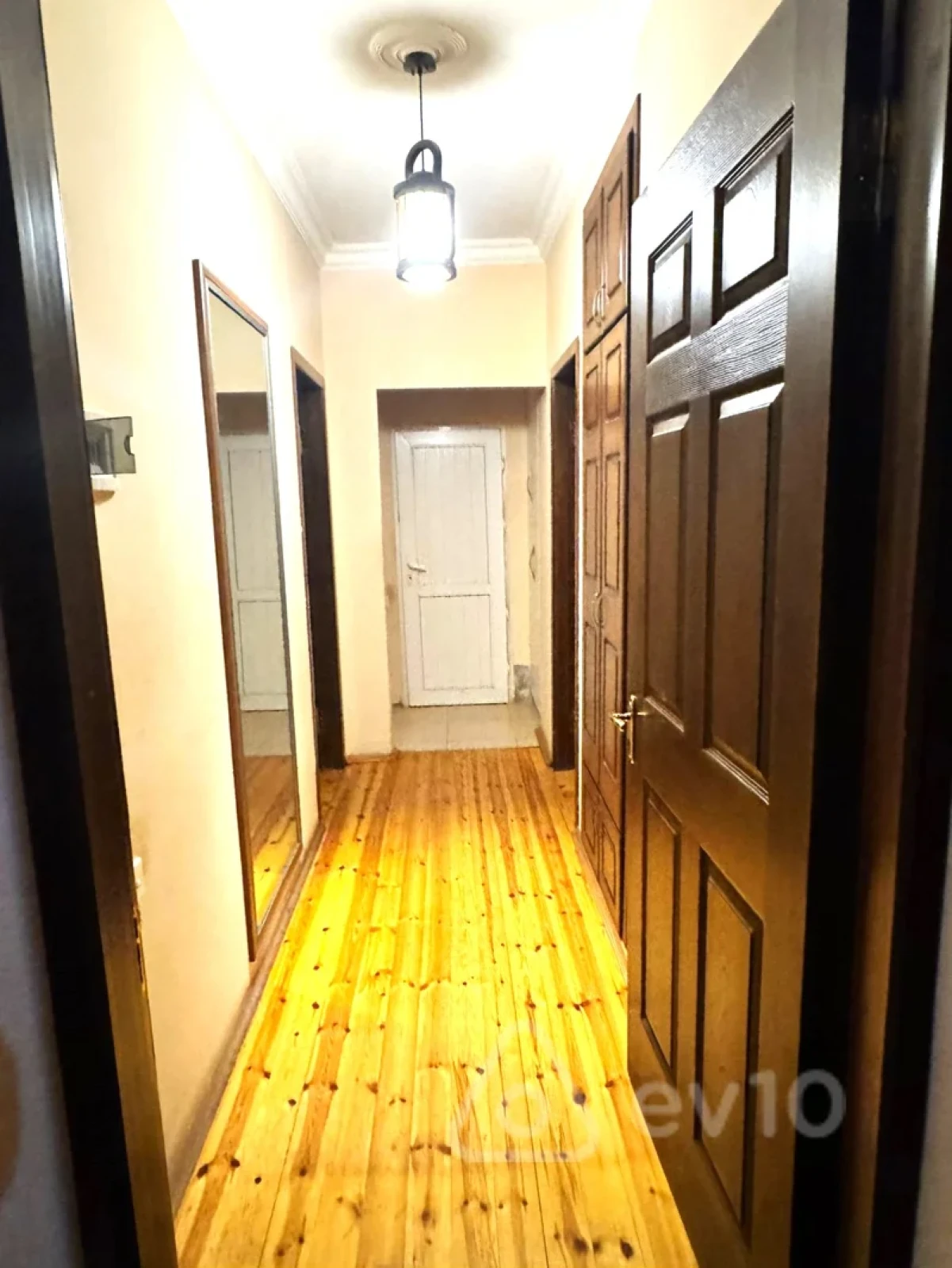 Kirayə verilir 2 otaqlı köhnə tikili 65 m²