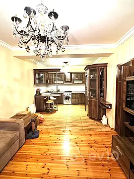 Kirayə verilir 2 otaqlı köhnə tikili 65 m²