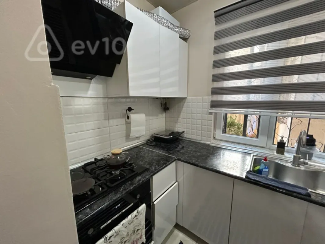 Satılır 2 otaqlı köhnə tikili 45 m²