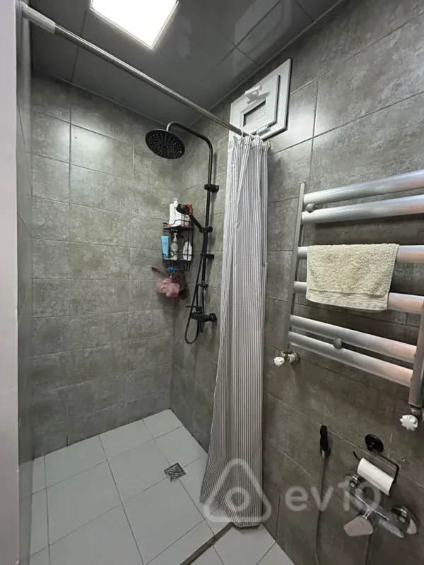 Satılır 2 otaqlı köhnə tikili 45 m²