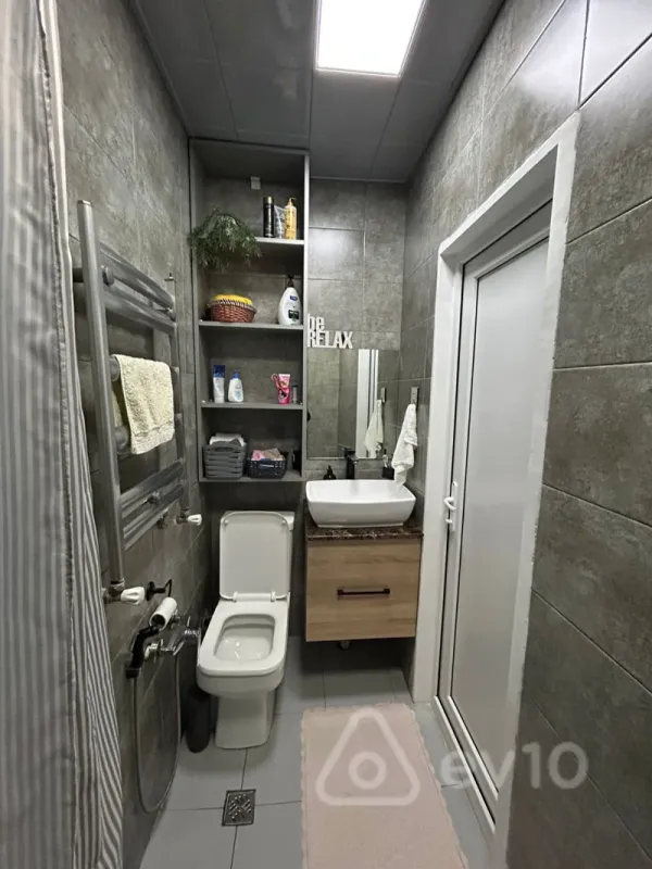 Satılır 2 otaqlı köhnə tikili 45 m²