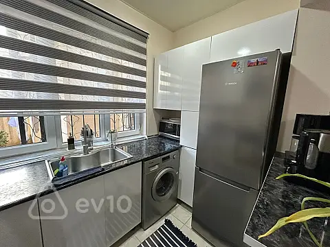 Satılır 2 otaqlı köhnə tikili 45 m²
