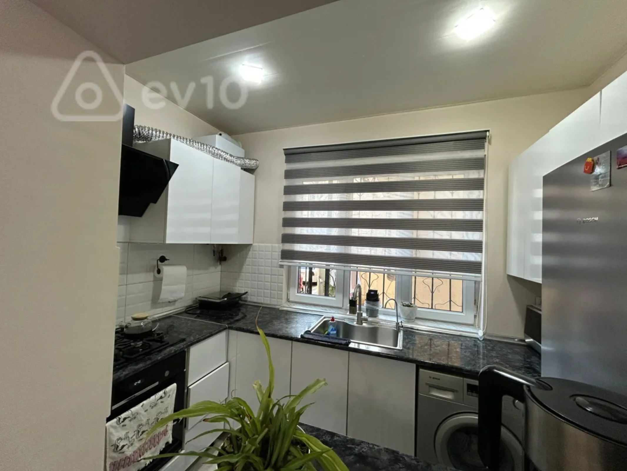 Satılır 2 otaqlı köhnə tikili 45 m²