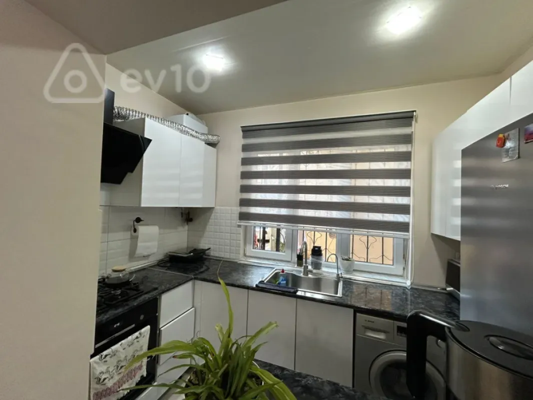 Satılır 2 otaqlı köhnə tikili 45 m²