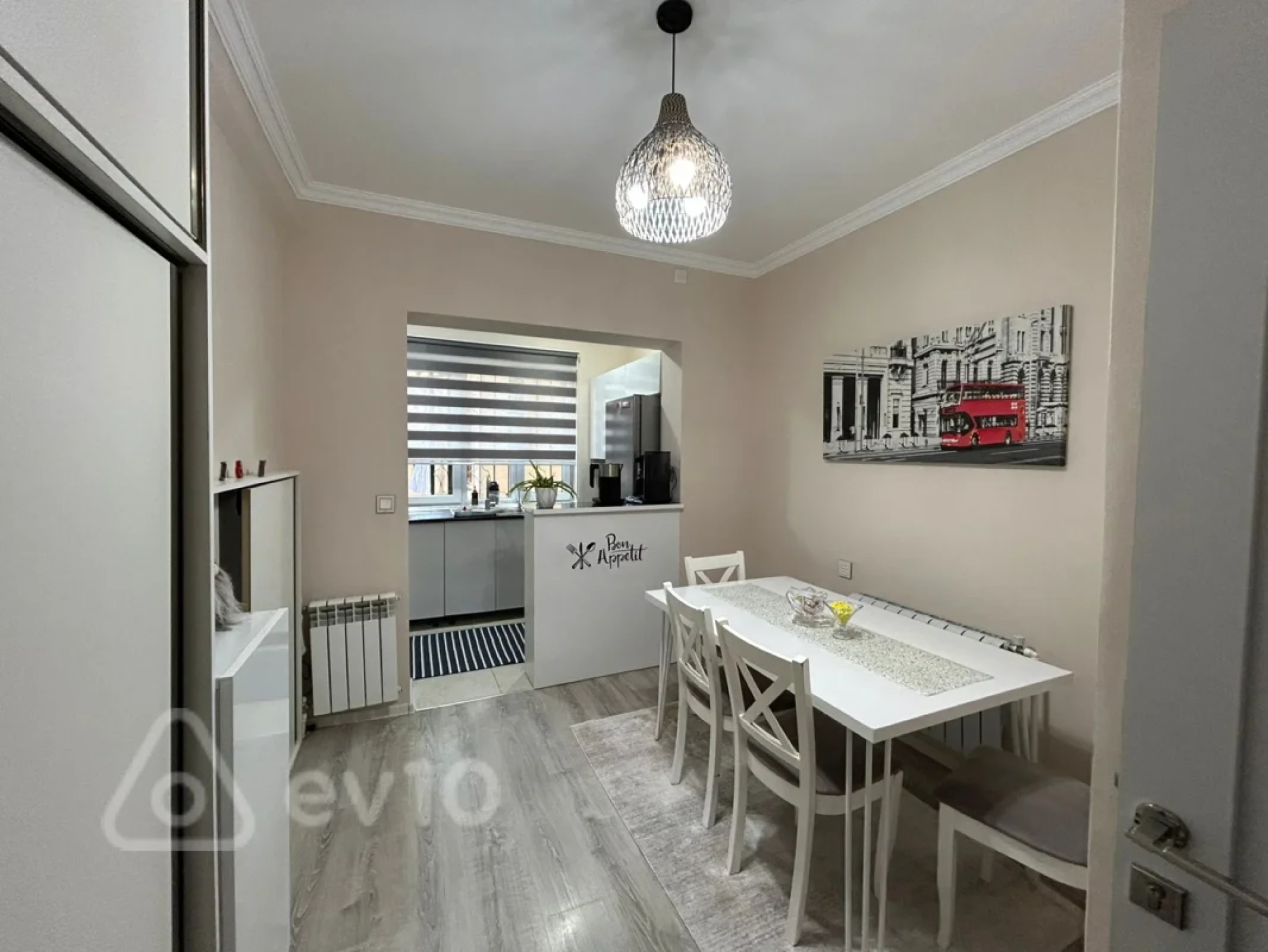 Satılır 2 otaqlı köhnə tikili 45 m²