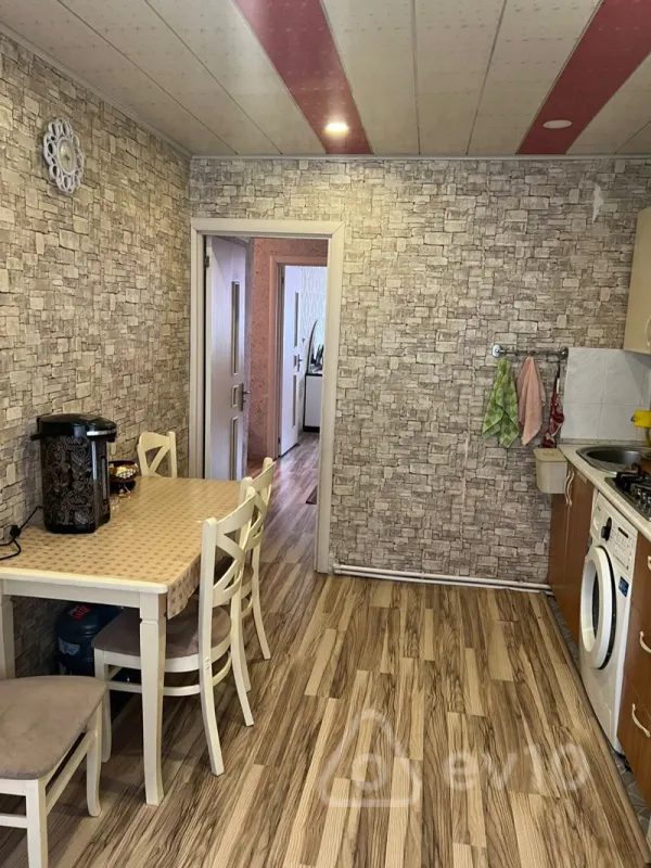Kirayə verilir 3 otaqlı köhnə tikili 75 m²