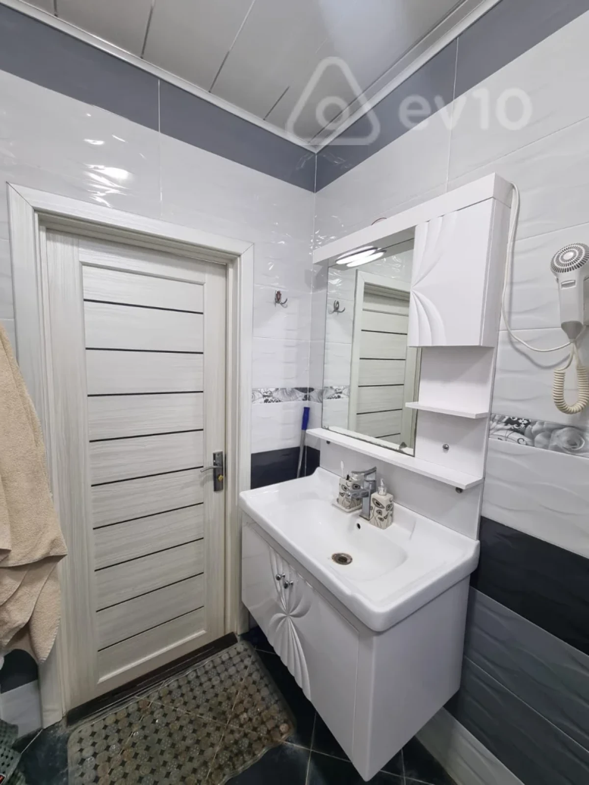 Kirayə verilir 2 otaqlı yeni tikili 55 m²